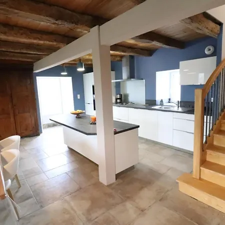 Maison De Caractere Pour 6 Pers Dans Le Cantal Avec Jardin, Cheminee, Animaux Admis - Fr-1-742-180 Le Monteil (Cantal)