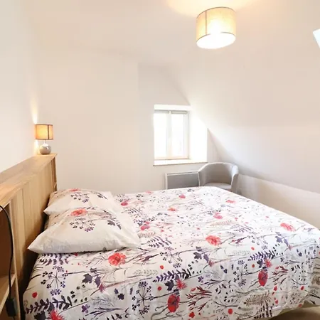 Maison De Caractere Pour 6 Pers Dans Le Cantal Avec Jardin, Cheminee, Animaux Admis - Fr-1-742-180 Le Monteil (Cantal)