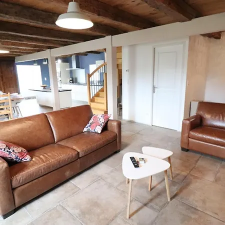 Maison De Caractere Pour 6 Pers Dans Le Cantal Avec Jardin, Cheminee, Animaux Admis - Fr-1-742-180 *